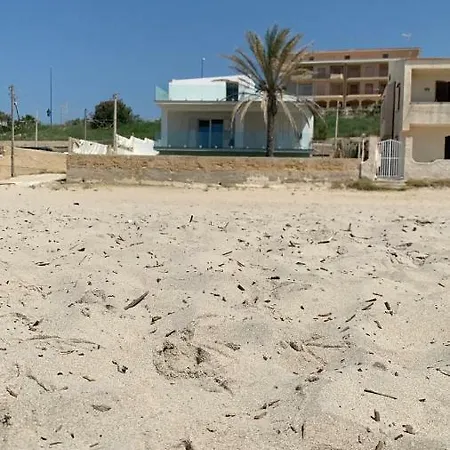 Sea House Tonnara * شاكا